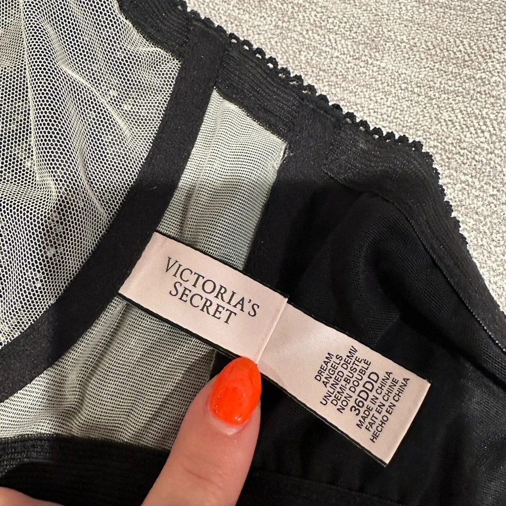 Victoria's Secret Black Lace Bra - Picture 2 of 3